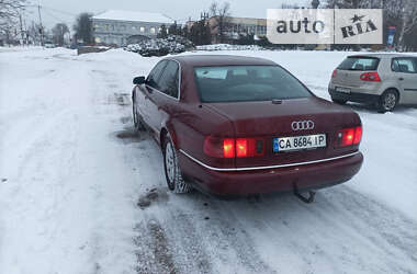 Седан Audi A8 2000 в Чигирине