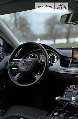 Седан Audi A8 2012 в Ровно