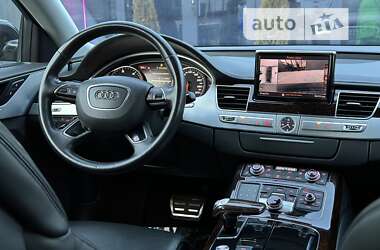 Седан Audi A8 2012 в Києві