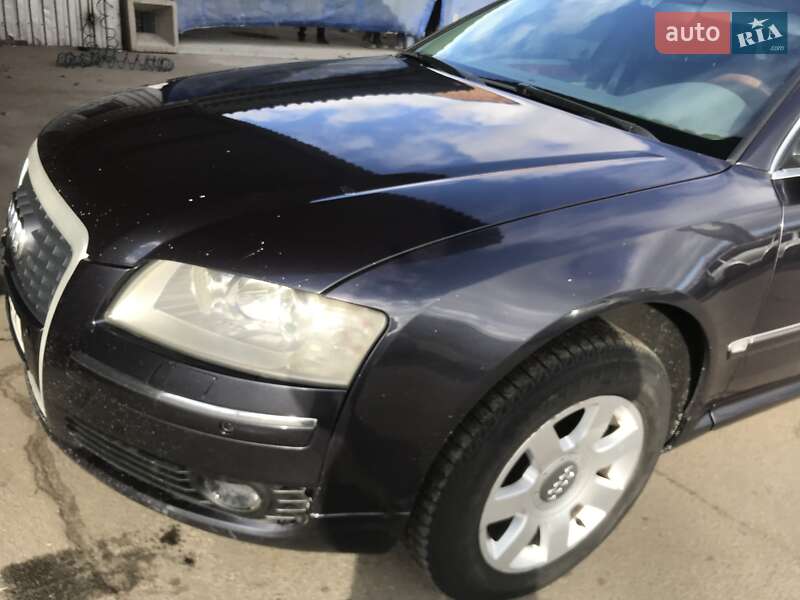 Седан Audi A8 2004 в Киеве