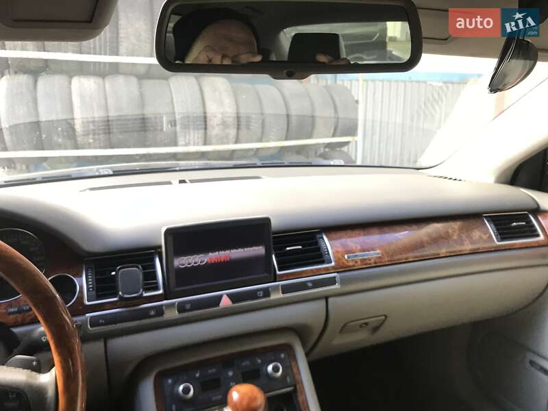 Седан Audi A8 2004 в Киеве