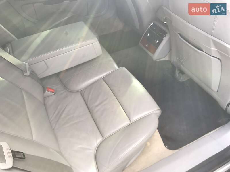 Седан Audi A8 2004 в Киеве