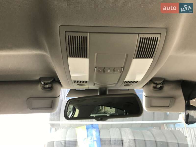 Седан Audi A8 2004 в Киеве