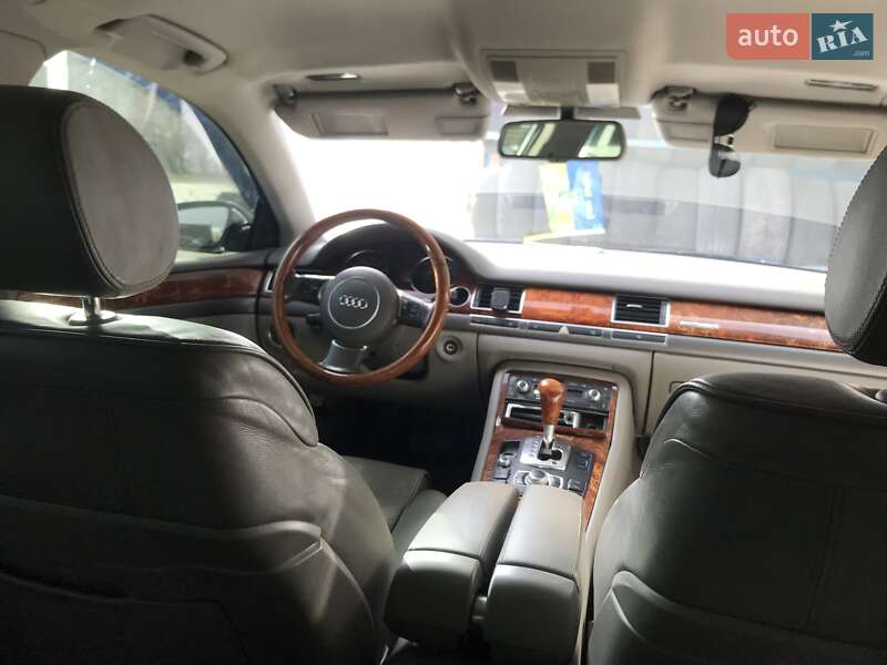 Седан Audi A8 2004 в Киеве