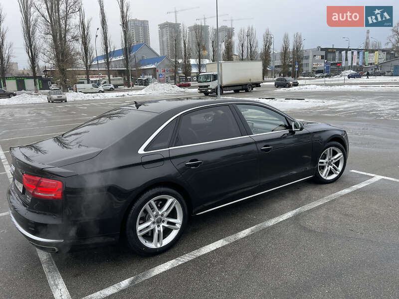 Седан Audi A8 2012 в Киеве