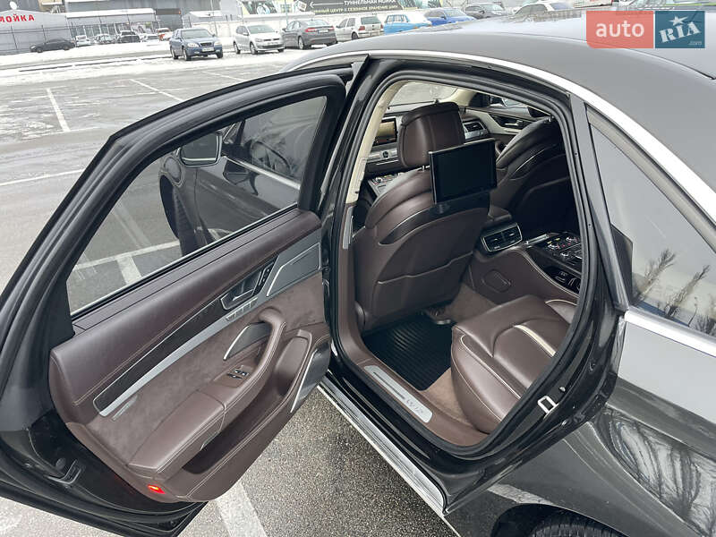 Седан Audi A8 2012 в Киеве