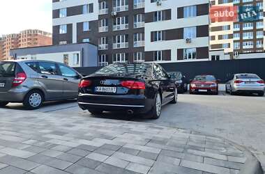 Седан Audi A8 2013 в 