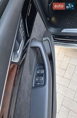 Седан Audi A8 2013 в 