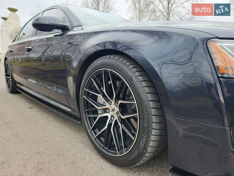Седан Audi A8 2016 в Дніпрі