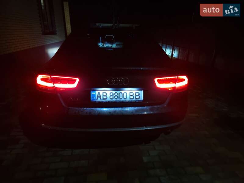Седан Audi A8 2013 в Івано-Франківську