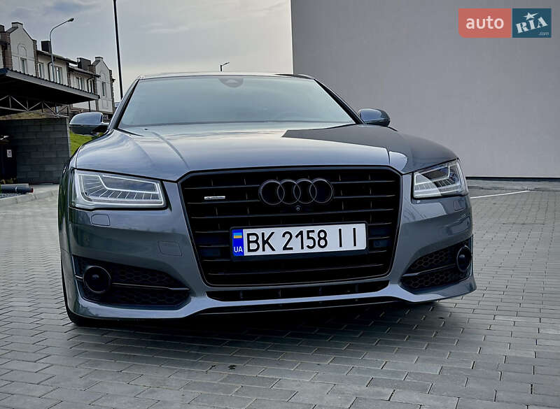 Седан Audi A8 2016 в Рівному
