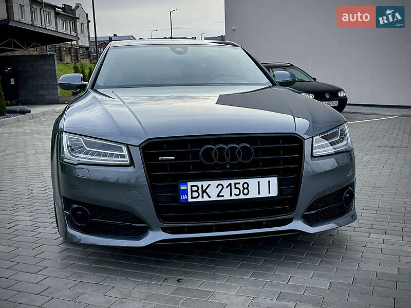 Седан Audi A8 2016 в Рівному
