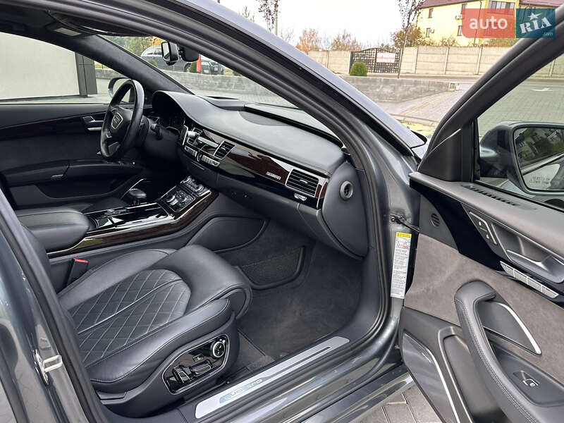 Седан Audi A8 2016 в Рівному