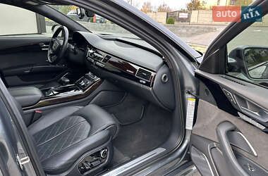 Седан Audi A8 2016 в 