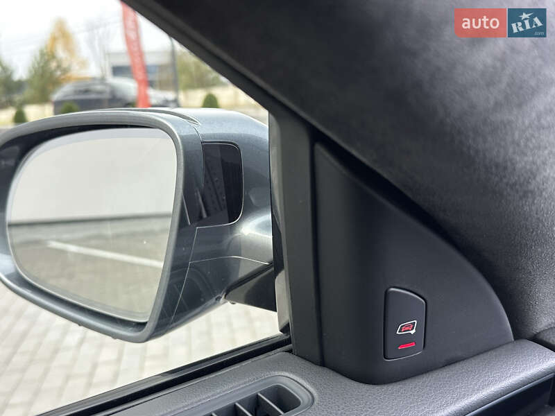 Седан Audi A8 2016 в Рівному