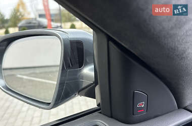 Седан Audi A8 2016 в 