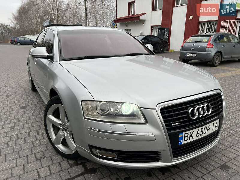 Седан Audi A8 2008 в Ровно