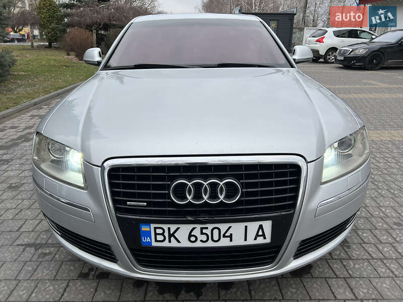 Седан Audi A8 2008 в Ровно