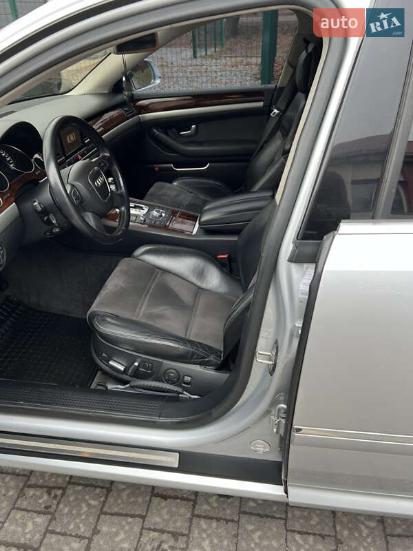 Седан Audi A8 2008 в Ровно