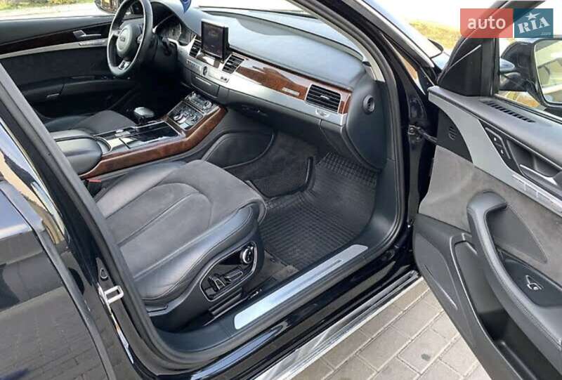 Седан Audi A8 2013 в Хмельницком