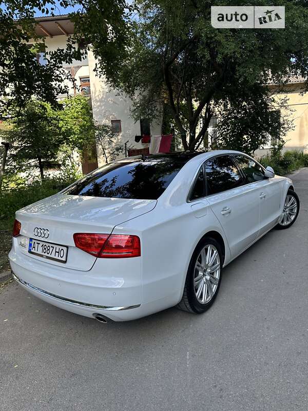Седан Audi A8 2013 в Ивано-Франковске