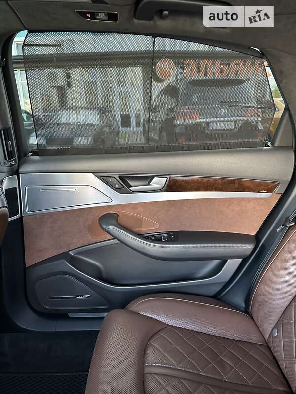 Седан Audi A8 2013 в Ивано-Франковске