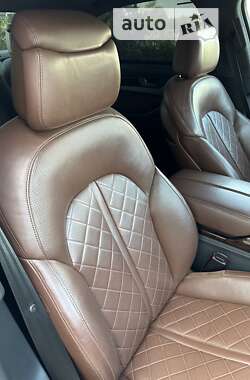 Седан Audi A8 2013 в Ивано-Франковске