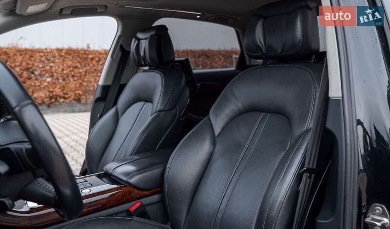 Седан Audi A8 2012 в Луцке