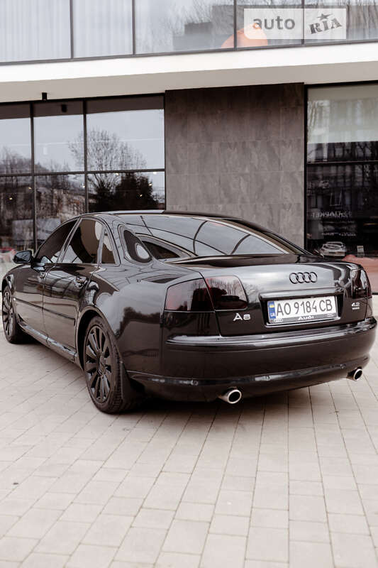 Седан Audi A8 2003 в Ужгороде