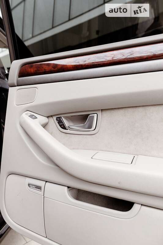 Седан Audi A8 2003 в Ужгороде
