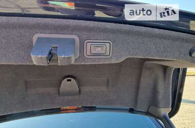 Седан Audi A8 2013 в 