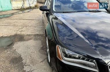 Седан Audi A8 2013 в Одесі