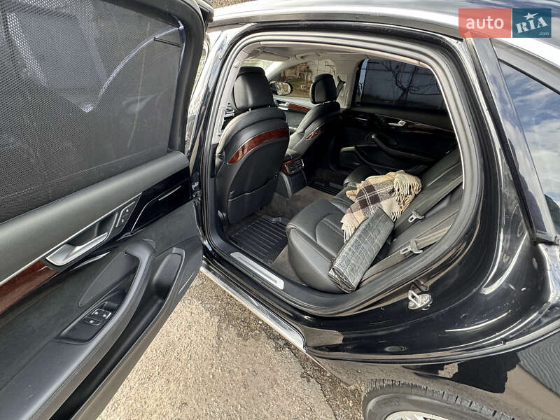Седан Audi A8 2013 в Одессе