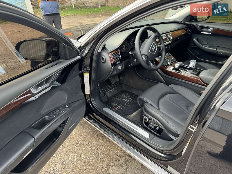 Седан Audi A8 2013 в Одессе