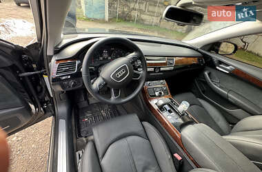 Седан Audi A8 2013 в Одесі
