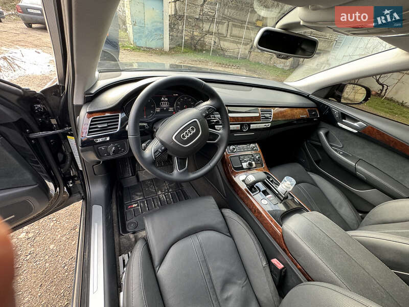 Седан Audi A8 2013 в Одессе