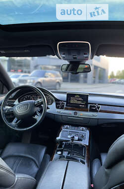 Седан Audi A8 2013 в Львові