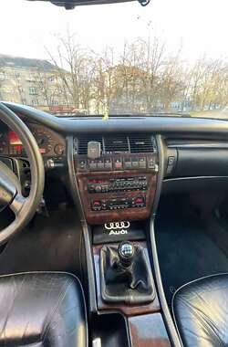 Седан Audi A8 1997 в Ровно