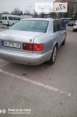 Седан Audi A8 1997 в Ровно