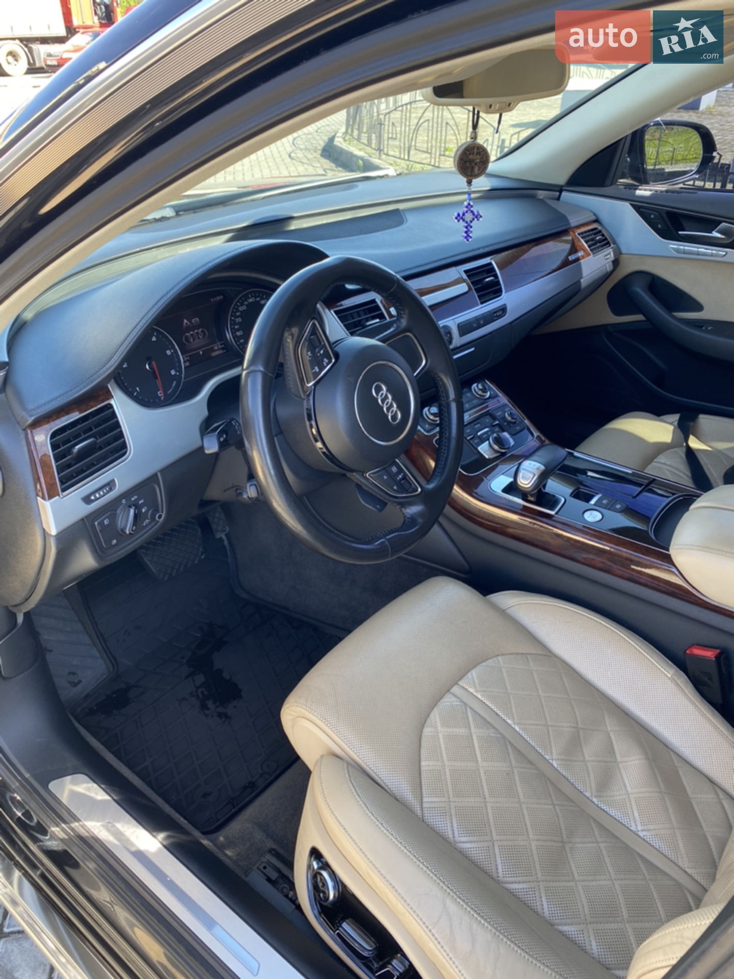 2010 Audi A8 - мініатюра 8