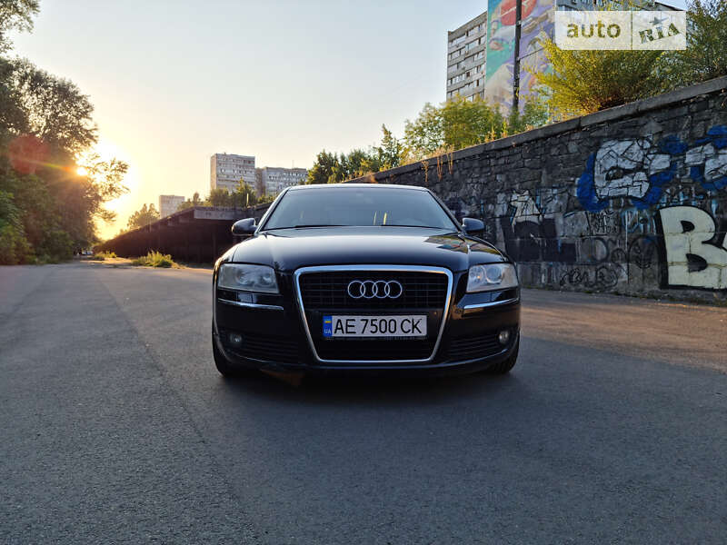 Седан Audi A8 2005 в Днепре