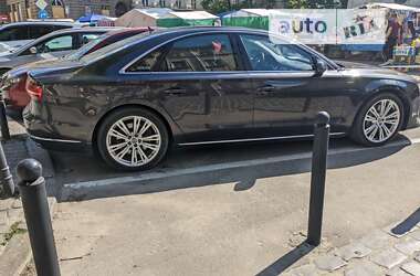 Седан Audi A8 2015 в Львові