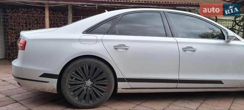Седан Audi A8 2015 в Чернігові