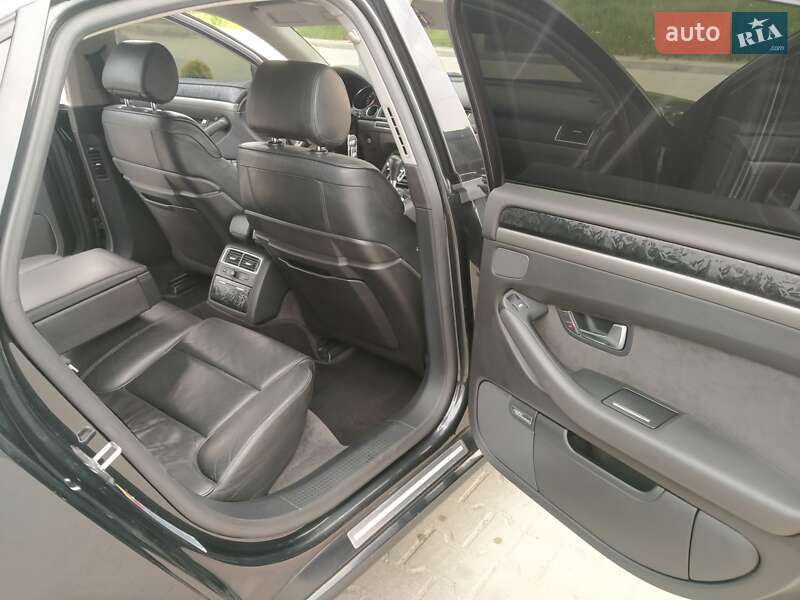 Седан Audi A8 2004 в Львові