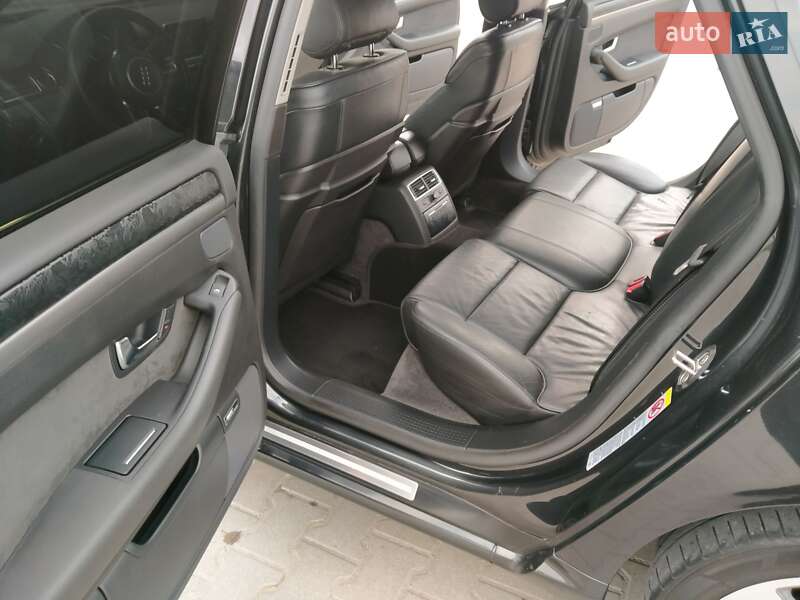 Седан Audi A8 2004 в Львові