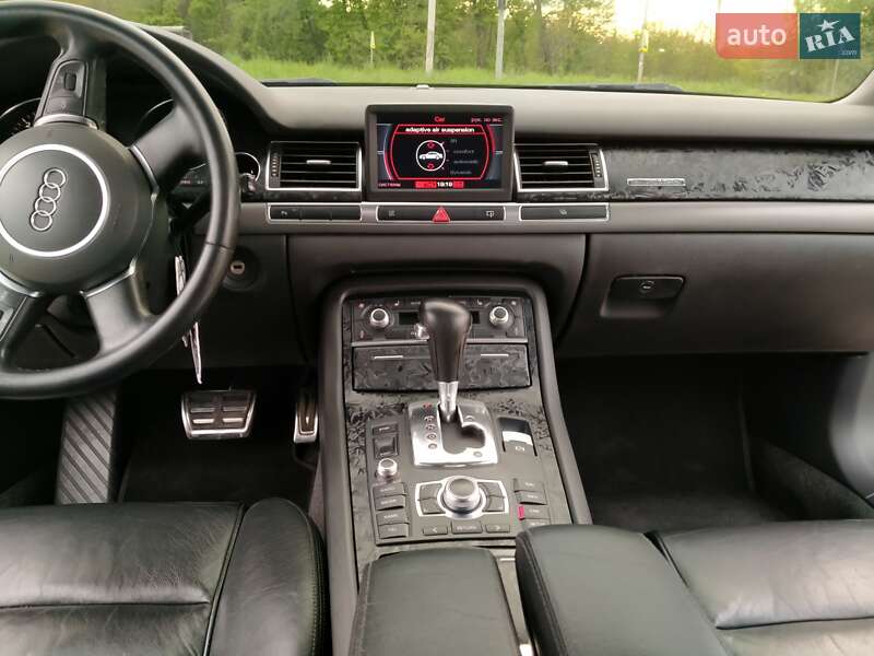 Седан Audi A8 2004 в Львові
