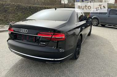 Седан Audi A8 2017 в Львові