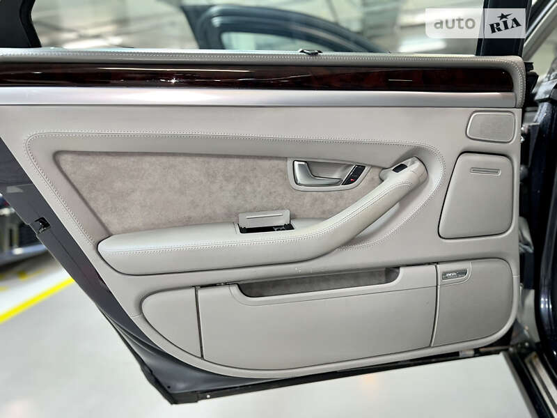 Седан Audi A8 2006 в Києві