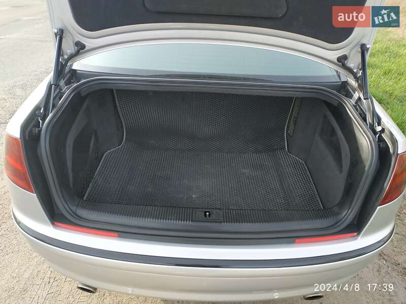 Седан Audi A8 2004 в Києві