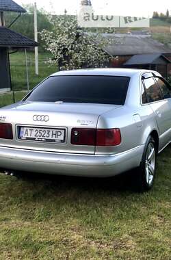 Седан Audi A8 2001 в Верховине